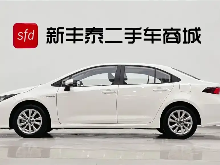 Toyota Corolla — фото 3