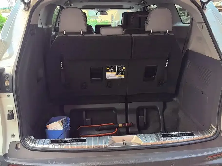Toyota Granvia — фото 2