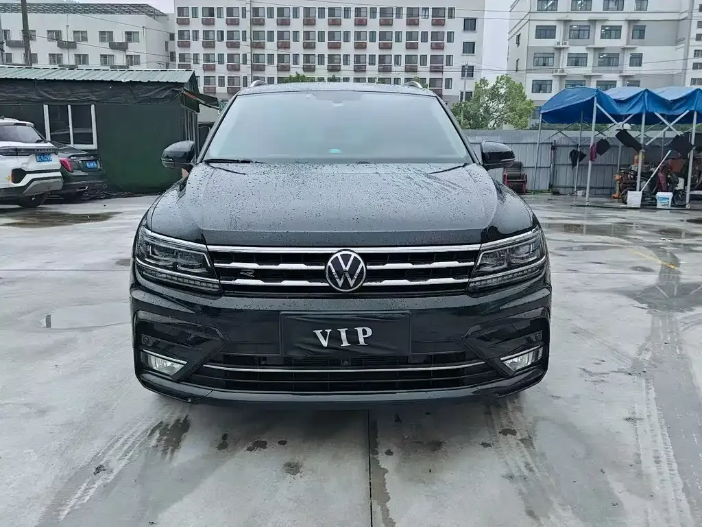 Volkswagen Tiguan L — фото 8