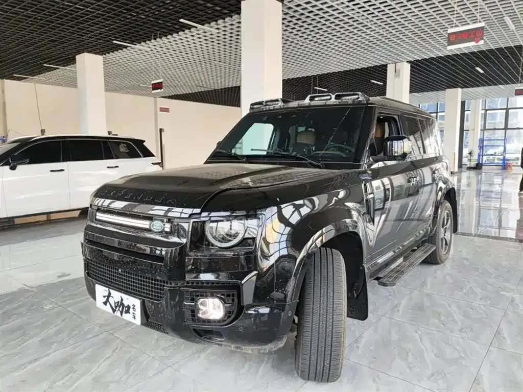 Land Rover Defender — фото 1