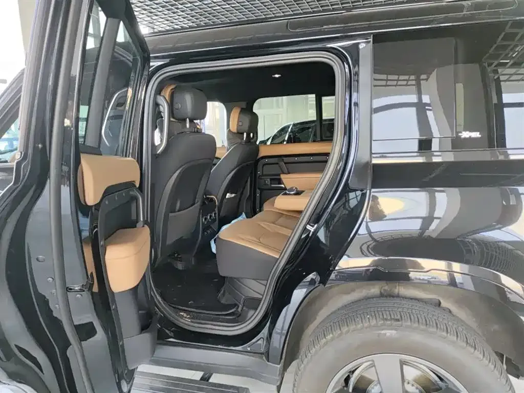 Land Rover Defender — фото 6