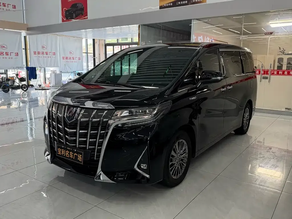 Toyota Alphard — фото 5