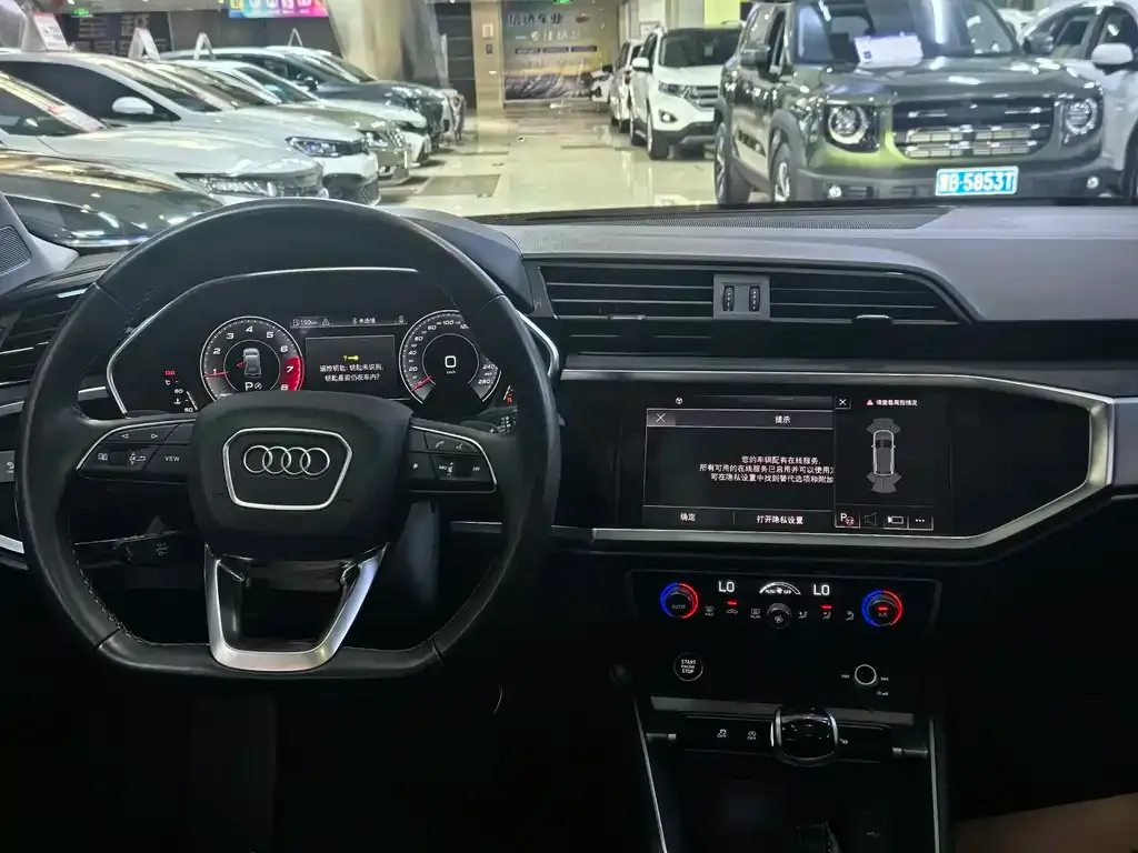 Audi Q3 — фото 4