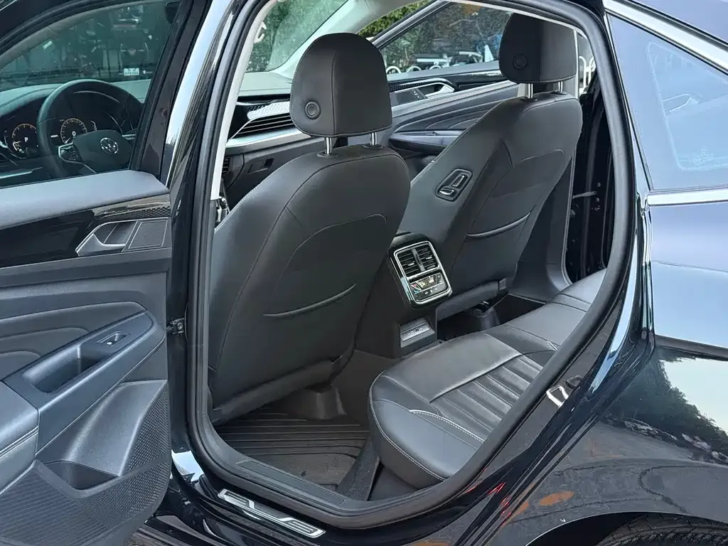 Volkswagen Passat — фото 3