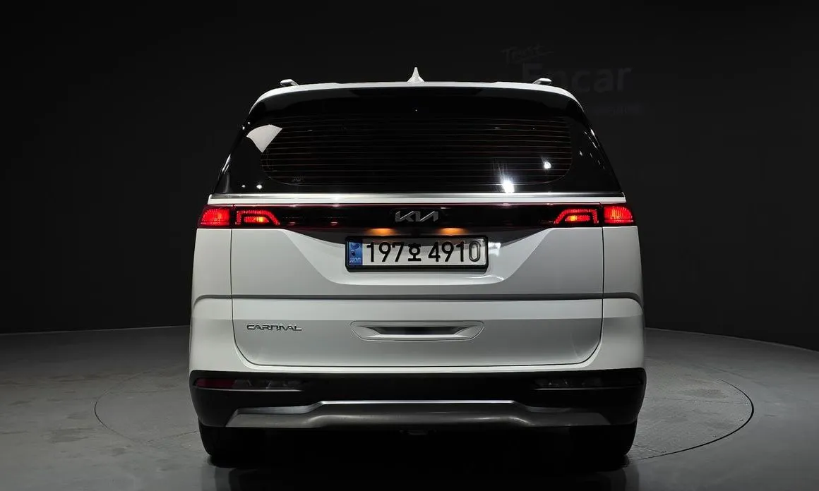 Kia Carnival — фото 4