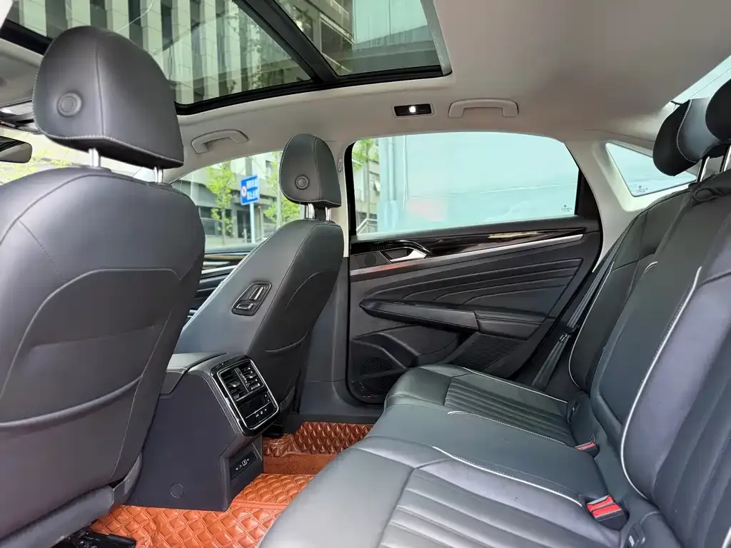 Volkswagen Passat — фото 4