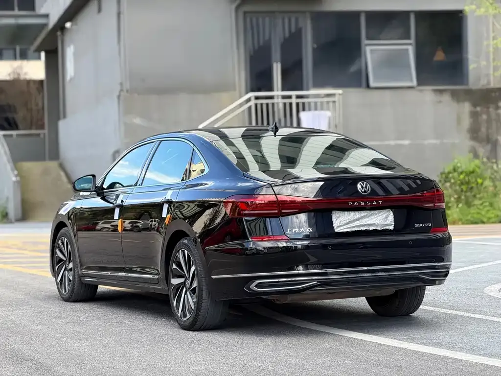 Volkswagen Passat — фото 6