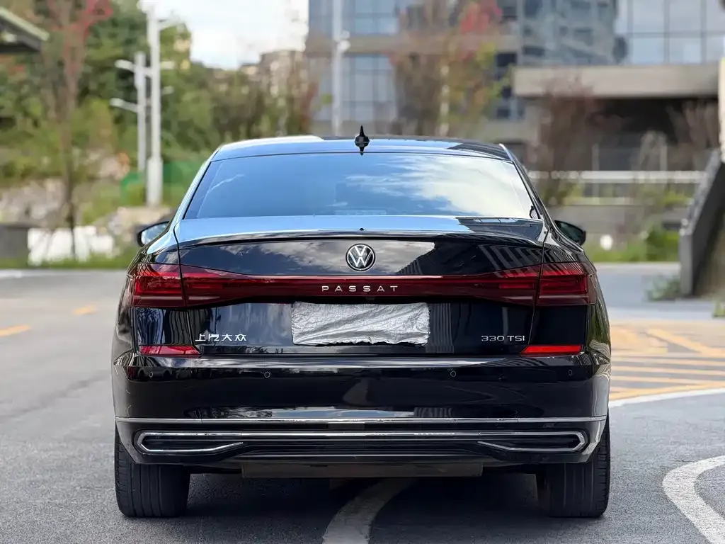 Volkswagen Passat — фото 7