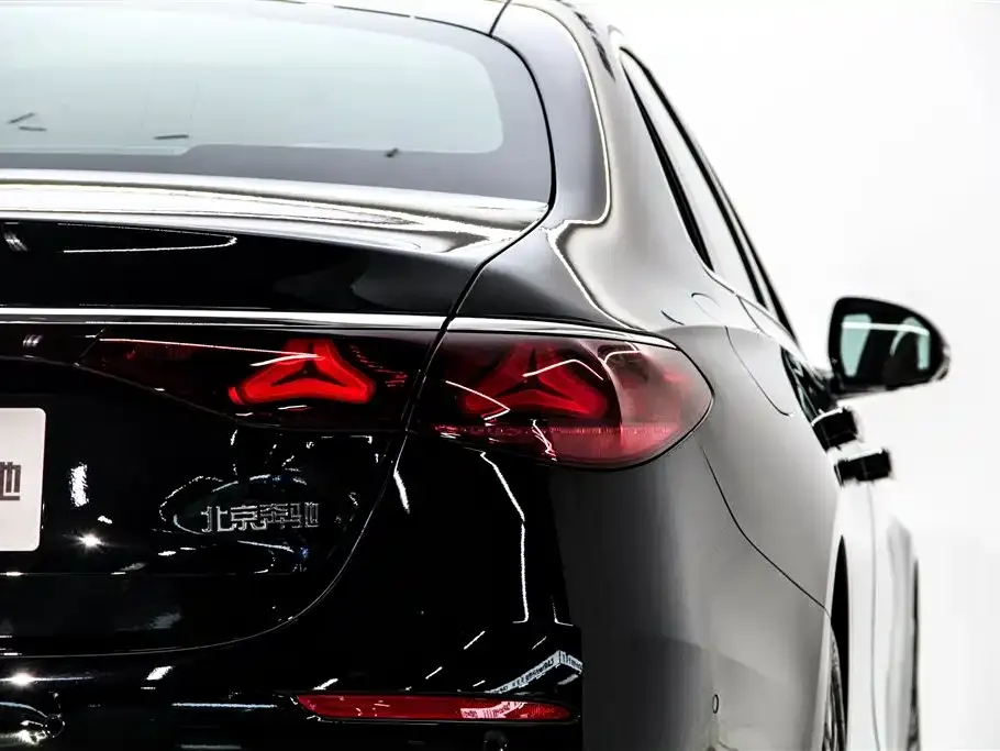 Mercedes-Benz E-Class — фото 3