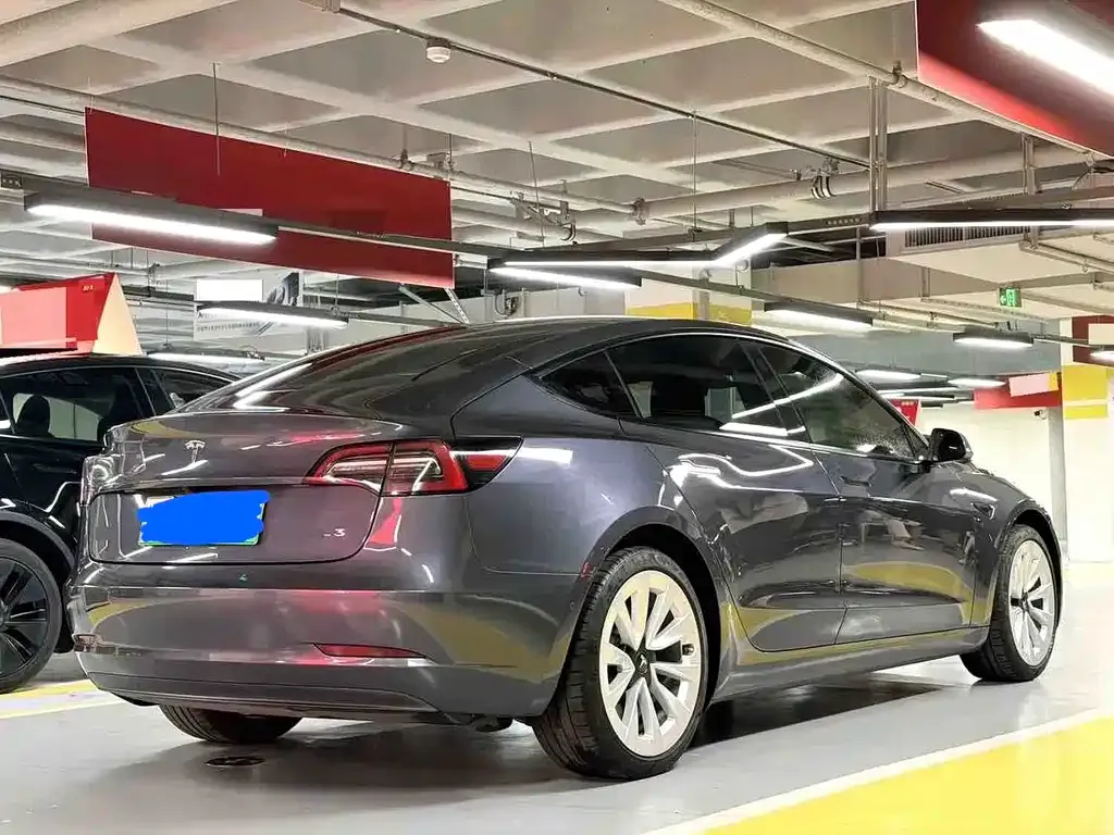 Tesla Model 3 — фото 5
