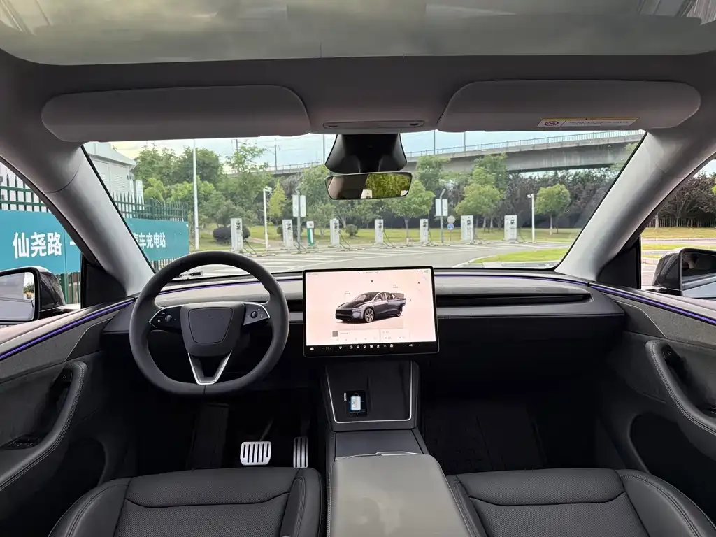 Tesla Model Y — фото 8