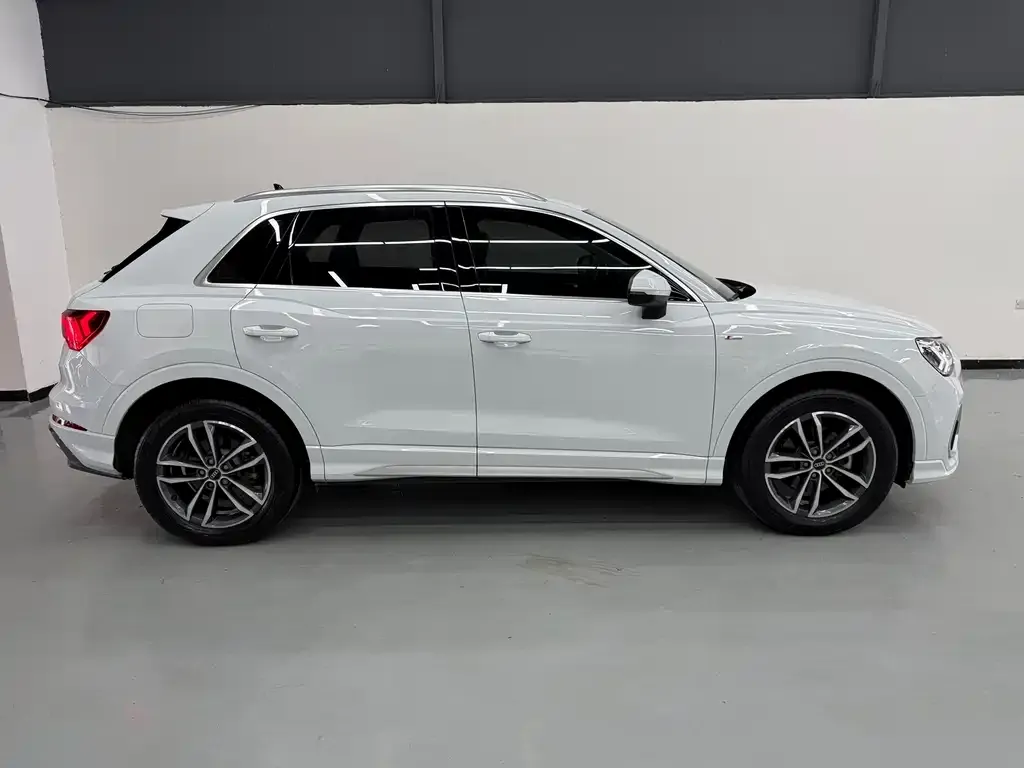 Audi Q3 — фото 5