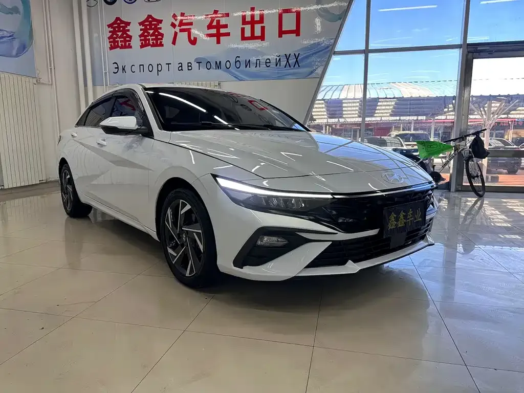 Hyundai Elantra — фото 5