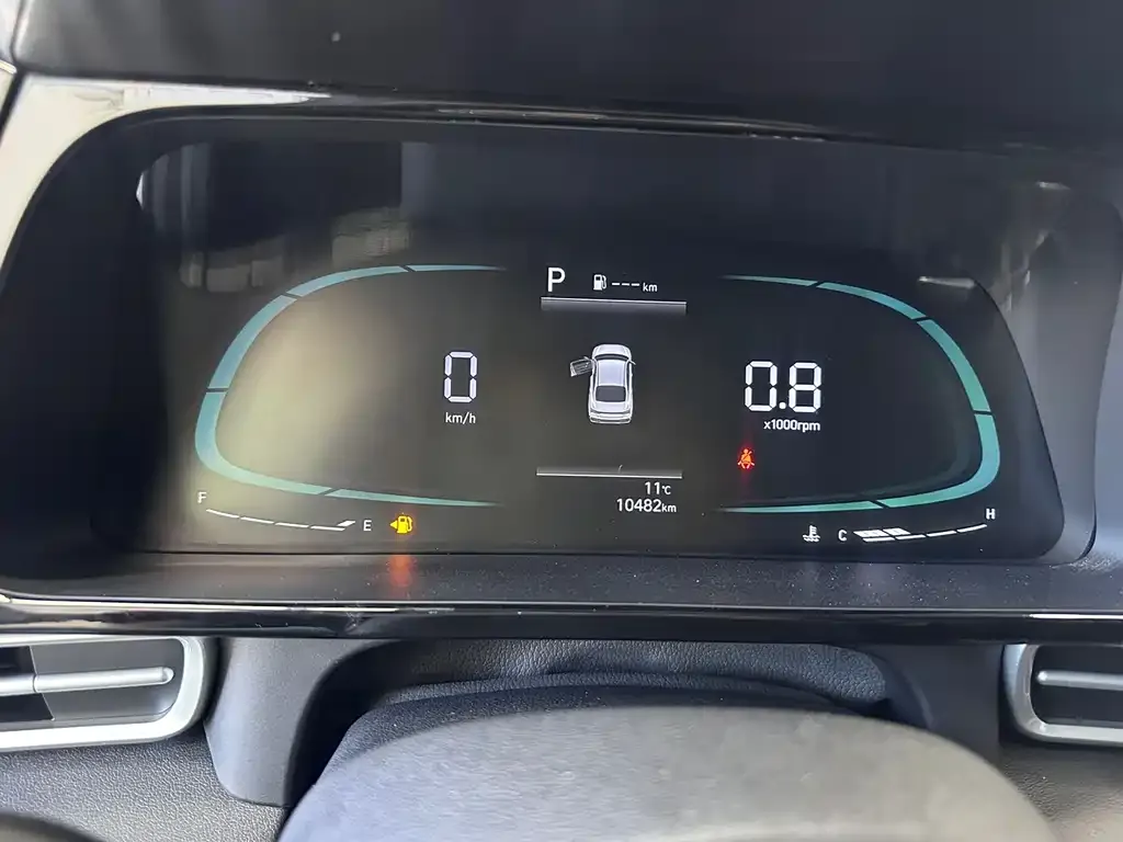 Hyundai Elantra — фото 4