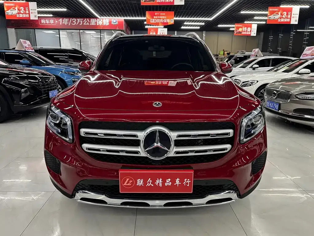 Mercedes-Benz GLB — фото 1