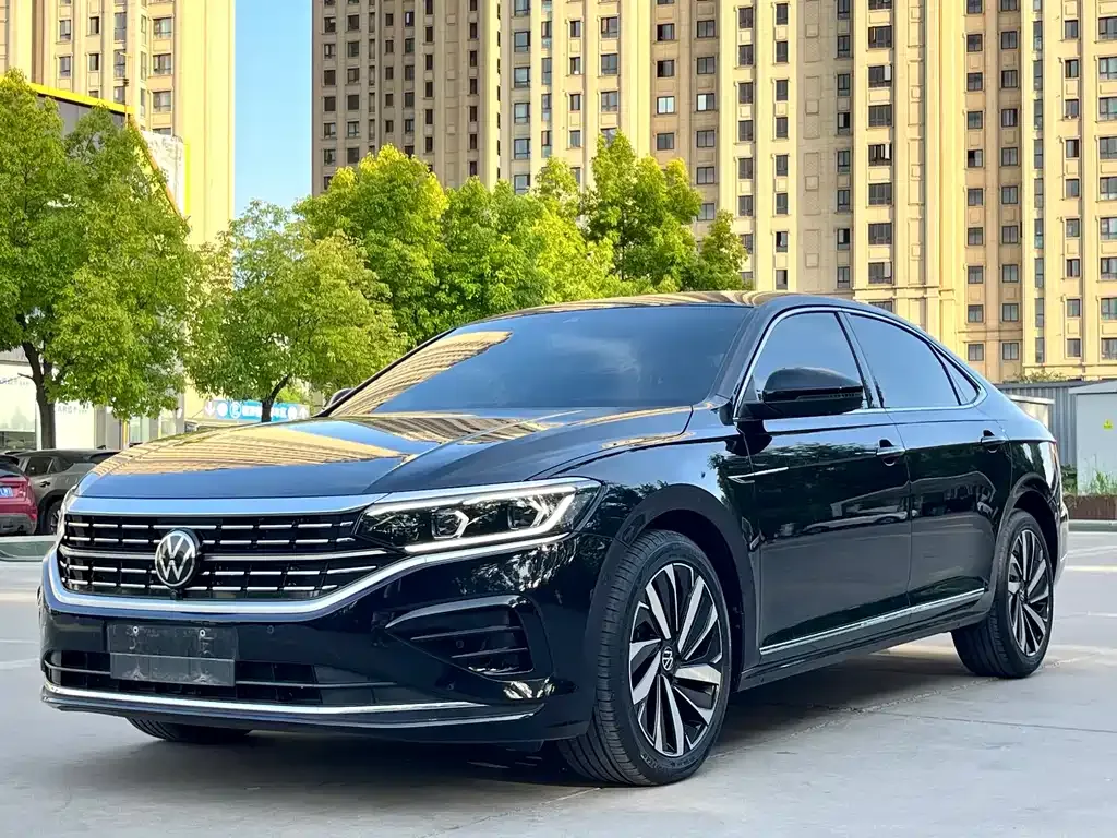 Volkswagen Passat — фото 1