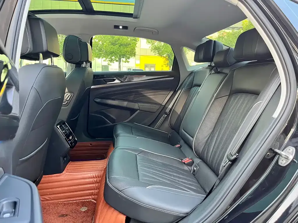 Volkswagen Passat — фото 5