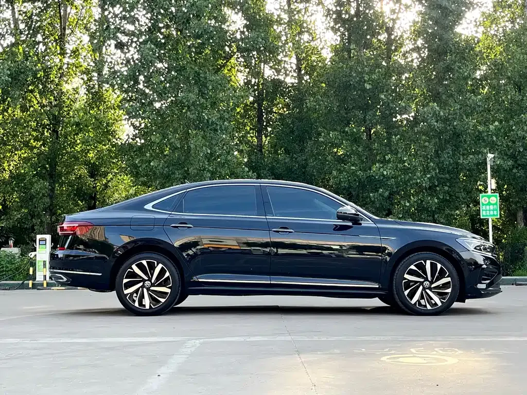 Volkswagen Passat — фото 9