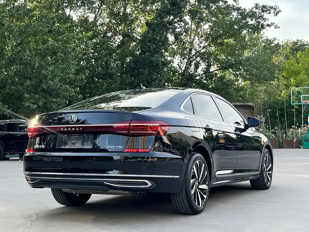 Volkswagen Passat — фото 6