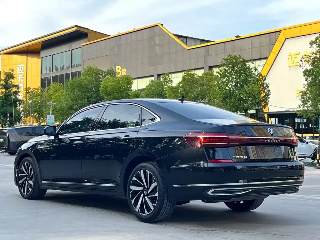 Volkswagen Passat — фото 3