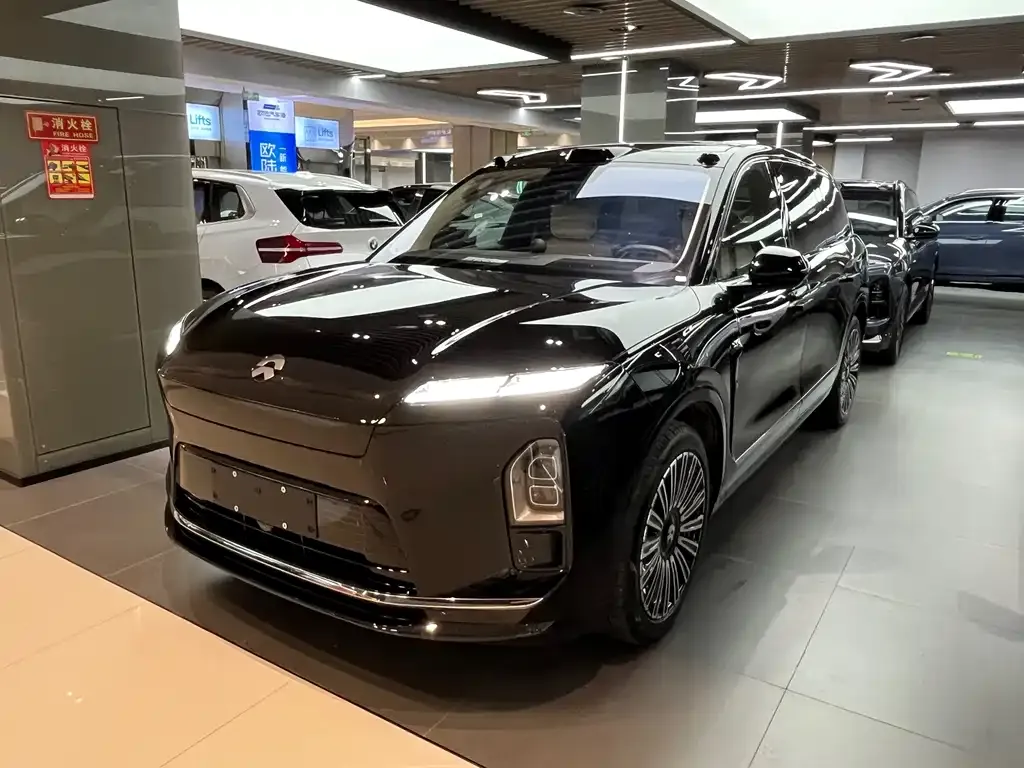 NIO ES8 — фото 1