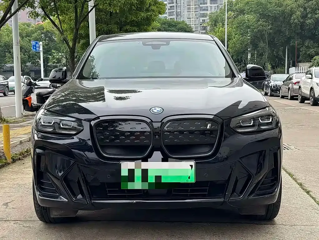 BMW iX3 — фото 2