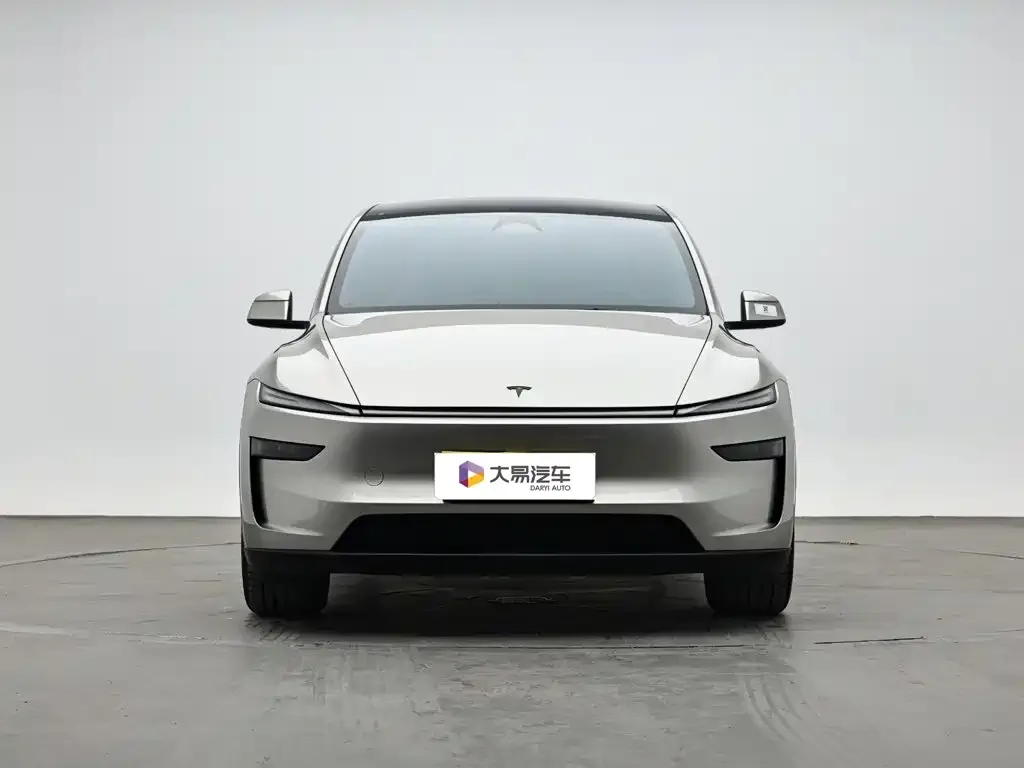 Tesla Model Y L — фото 4