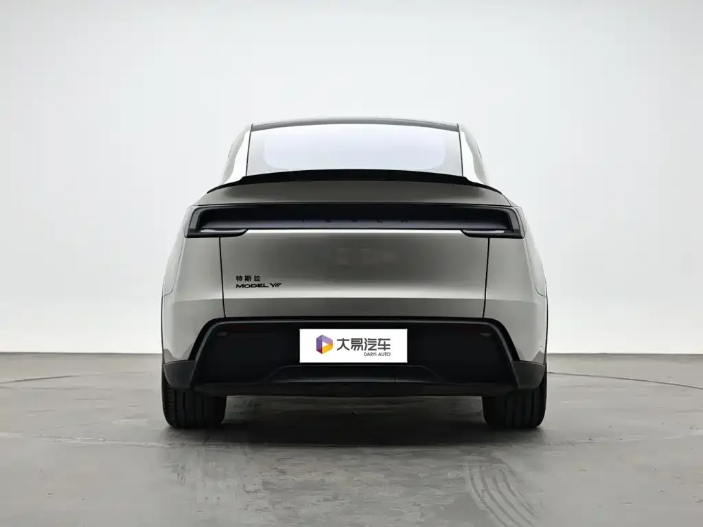 Tesla Model Y L — фото 2