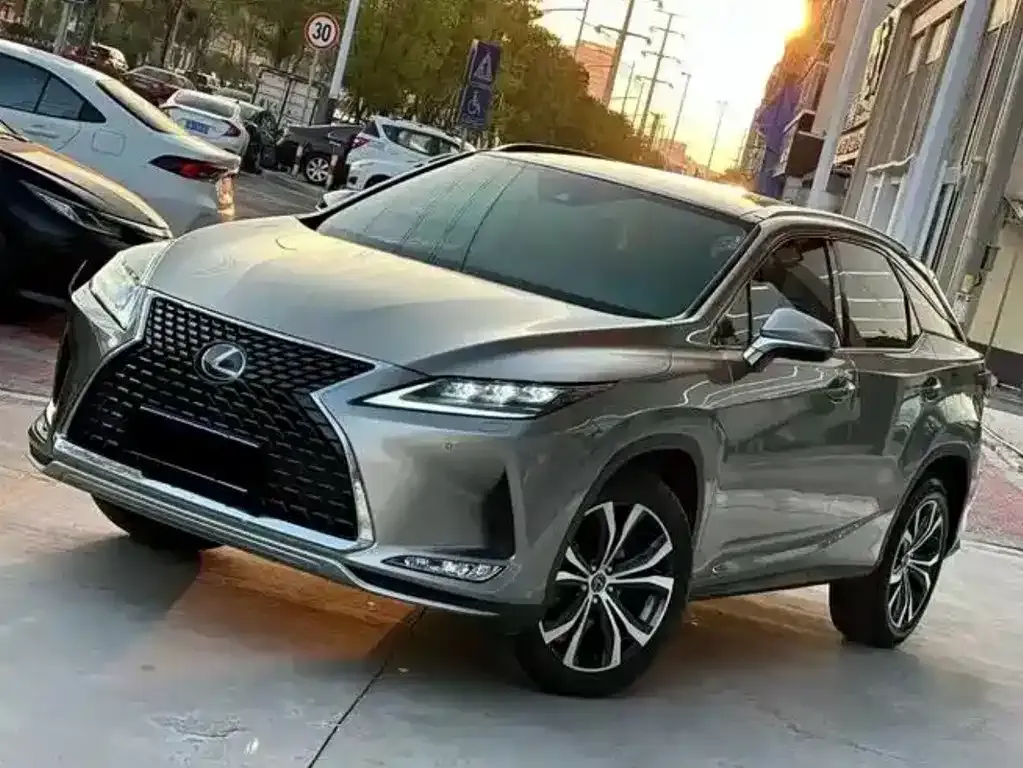 Lexus RX — фото 1