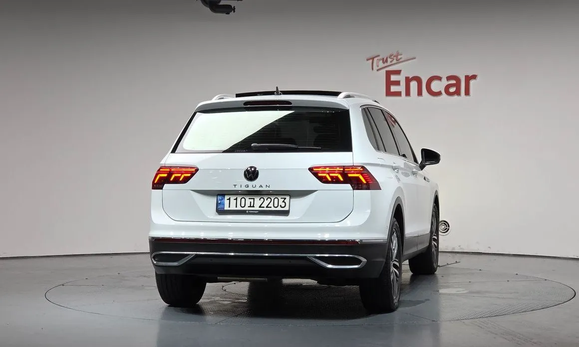 Volkswagen Tiguan — фото 10