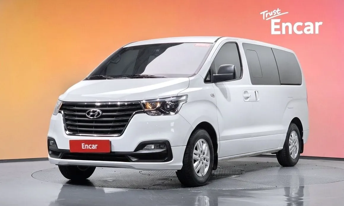 Hyundai Starex — фото 1
