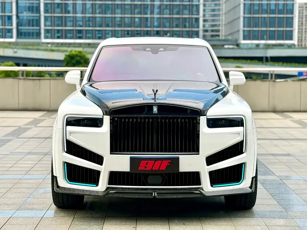 Rolls-Royce Cullinan — фото 8