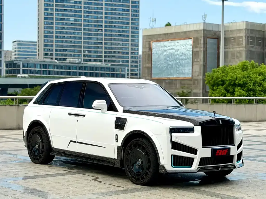 Rolls-Royce Cullinan — фото 10