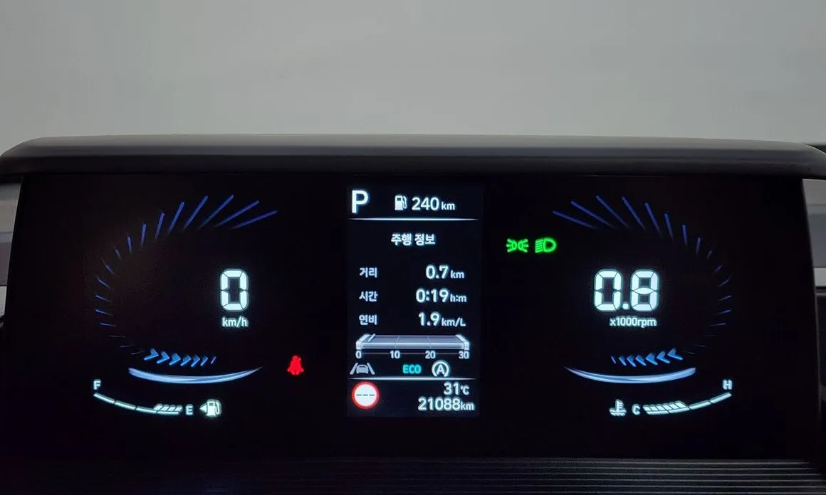 Hyundai Staria — фото 2