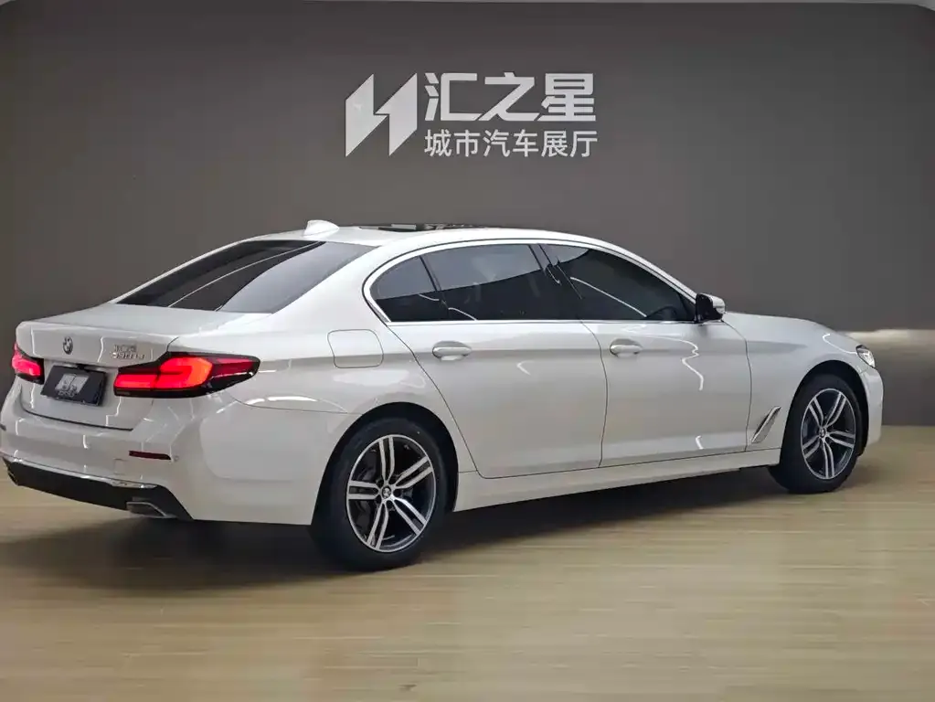 BMW 5 Series — фото 4