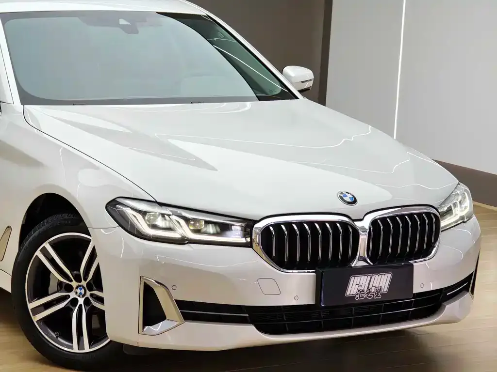 BMW 5 Series — фото 5