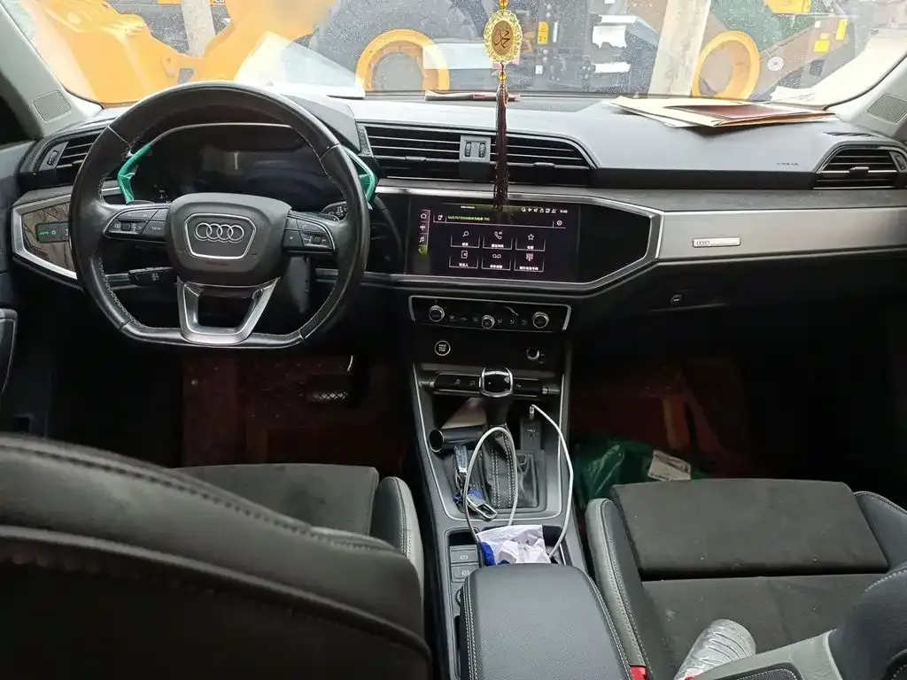 Audi Q3 — фото 10
