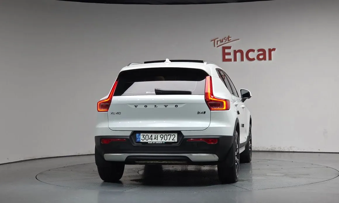 Volvo XC40 — фото 4