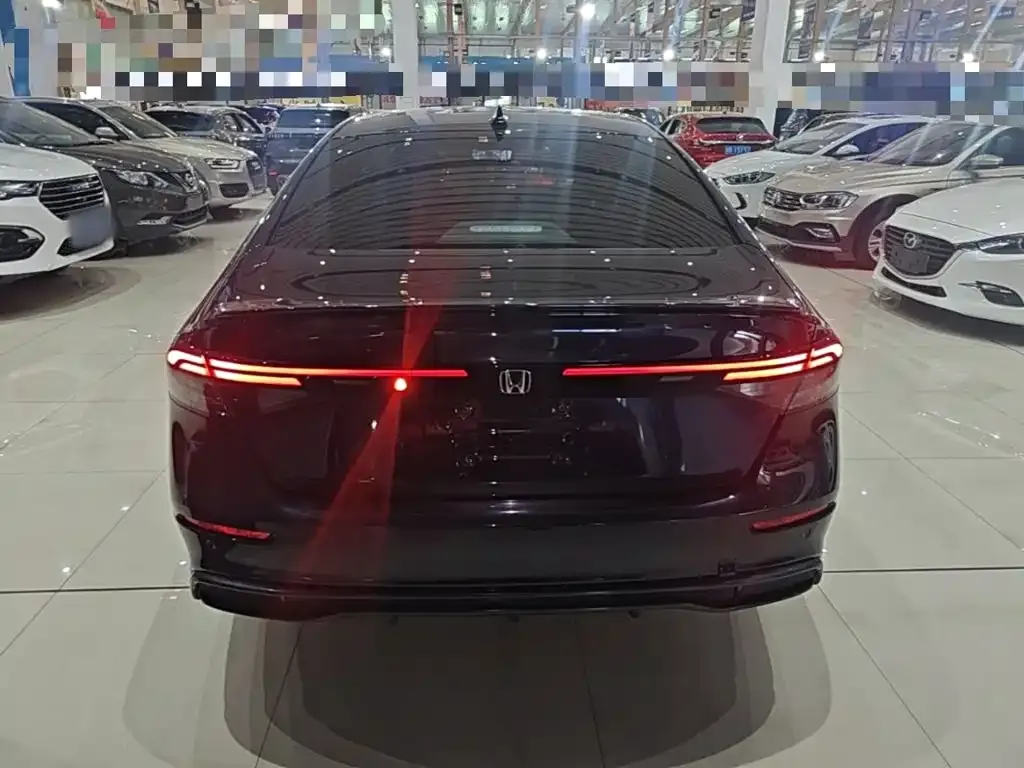 Honda Accord — фото 8