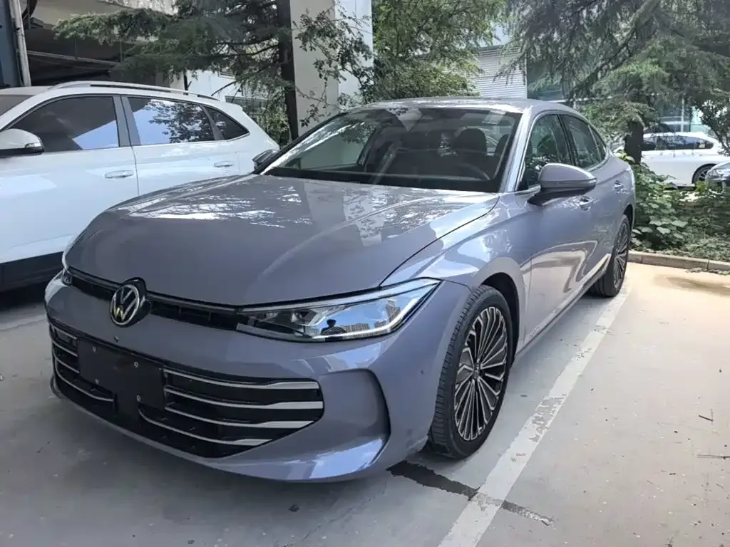 Volkswagen Passat — фото 1