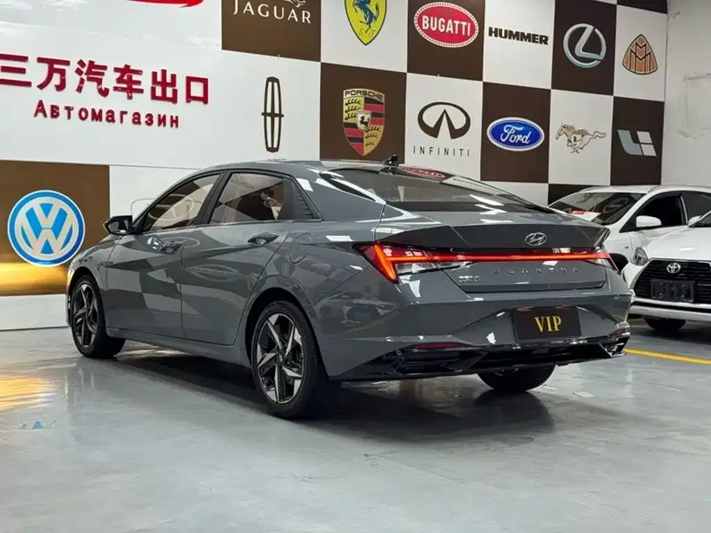 Hyundai Elantra — фото 10
