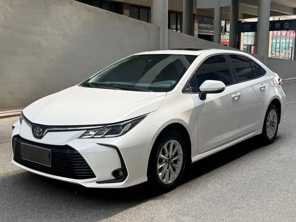 Toyota Corolla — фото 1