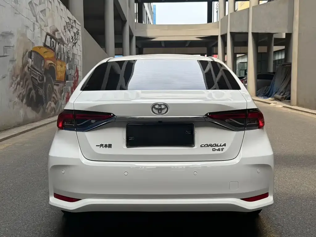 Toyota Corolla — фото 5