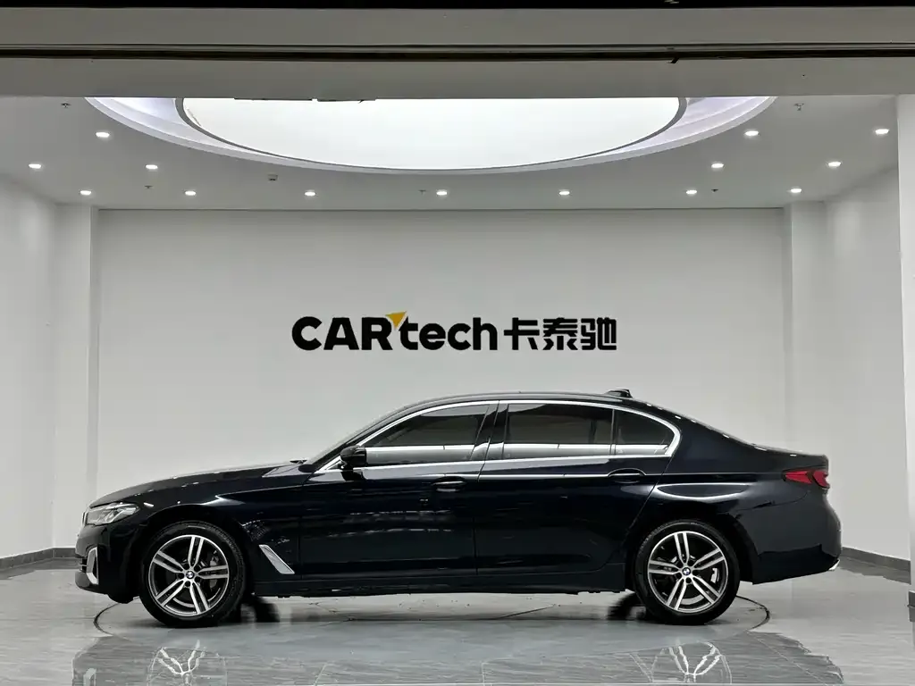 BMW 5 Series — фото 4