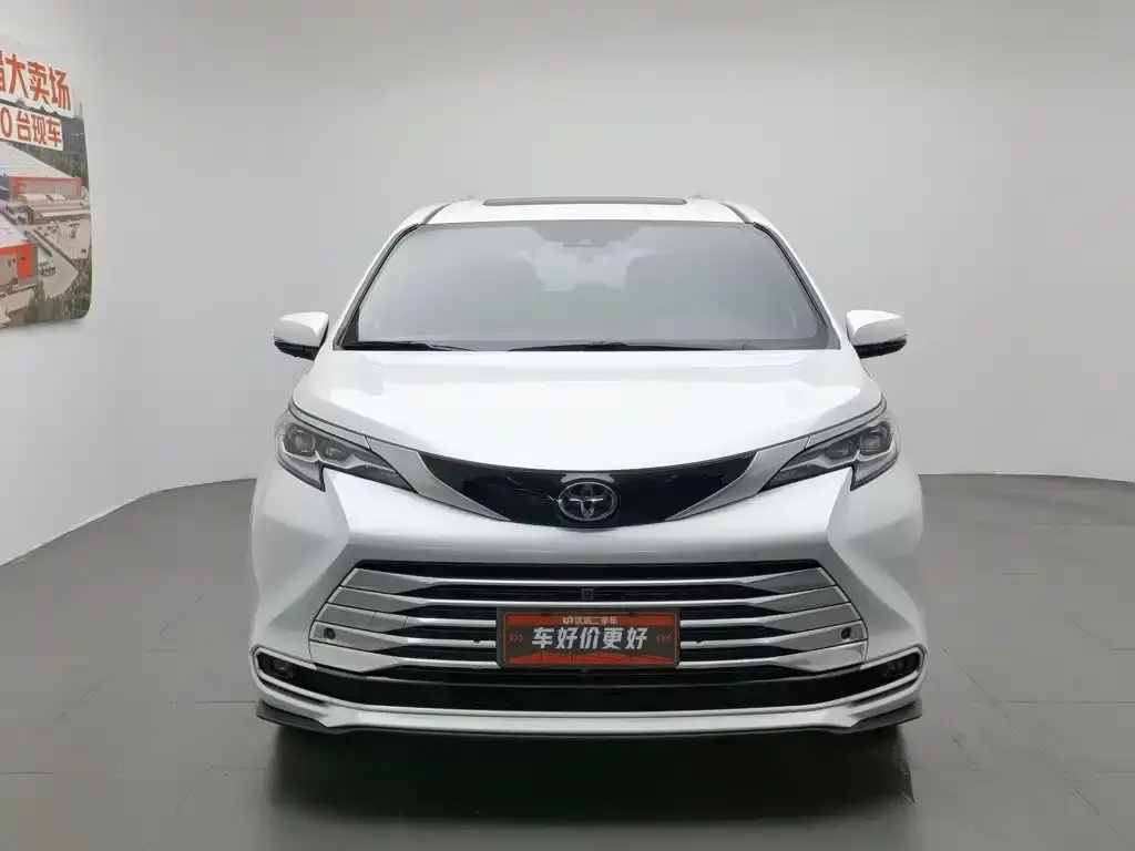 Toyota Sienna — фото 4
