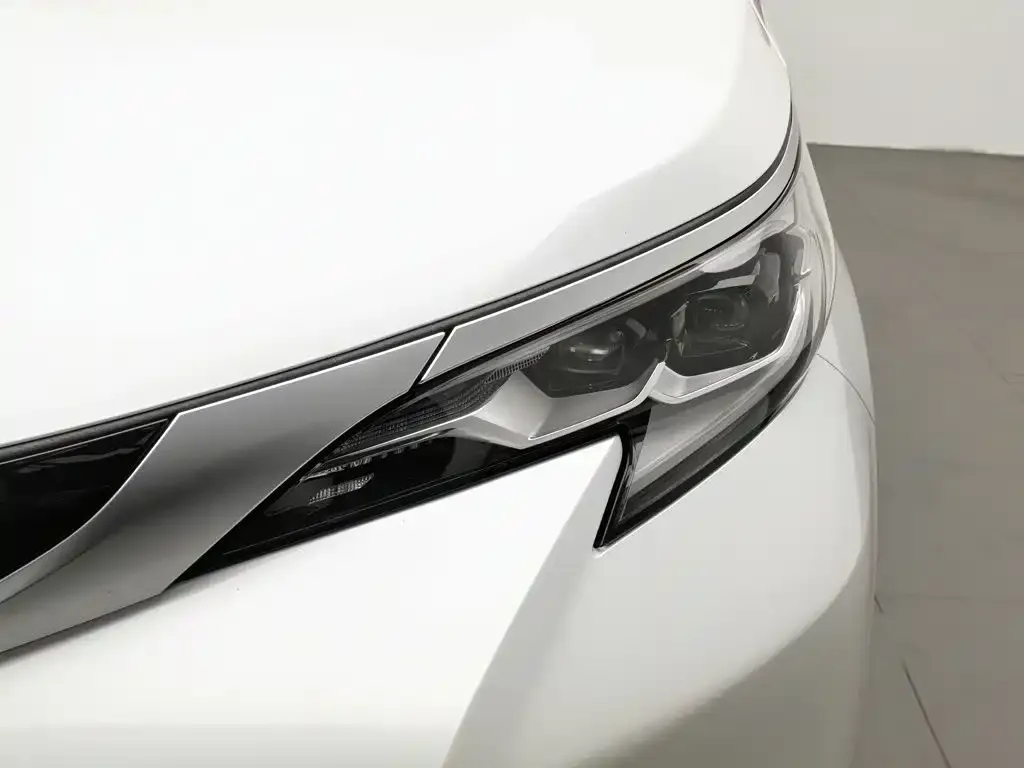 Toyota Sienna — фото 8