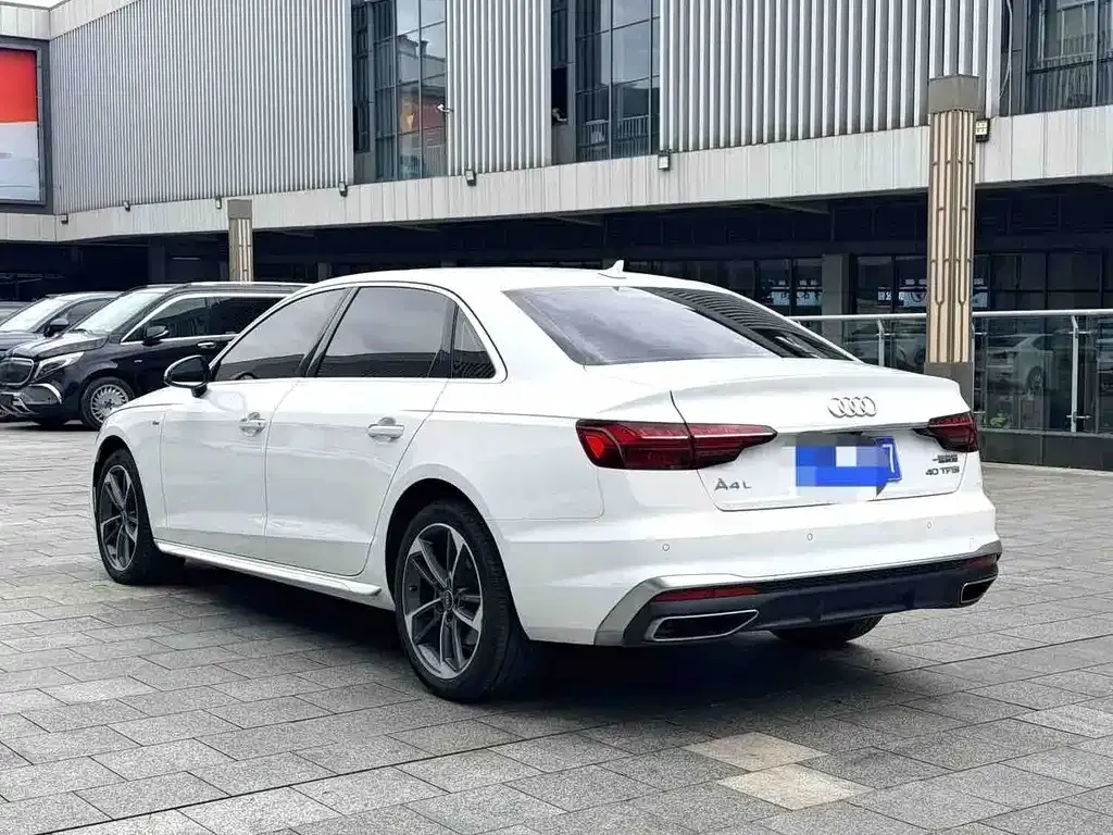 Audi A4L — фото 5