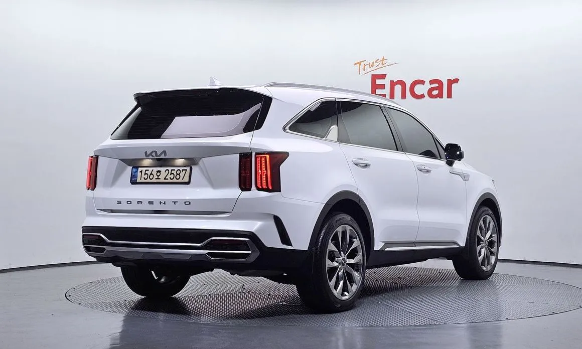 Kia Sorento — фото 6