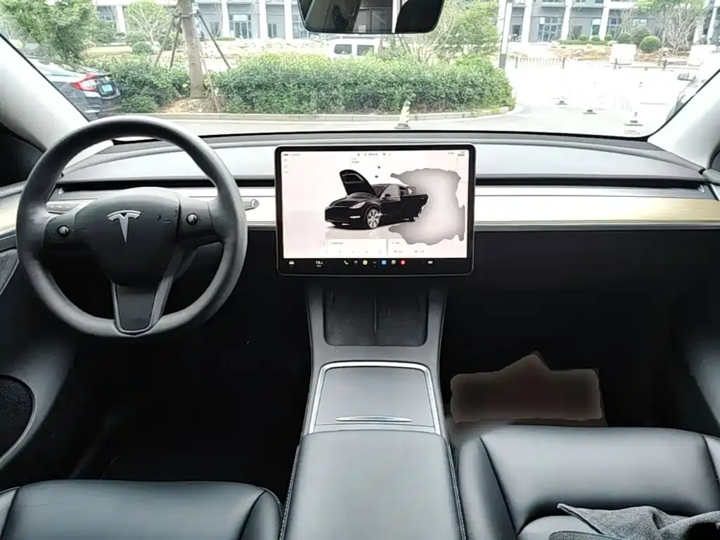 Tesla Model Y — фото 7