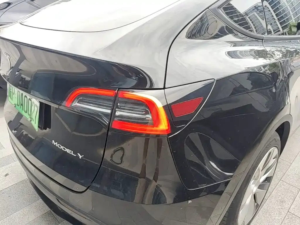 Tesla Model Y — фото 6